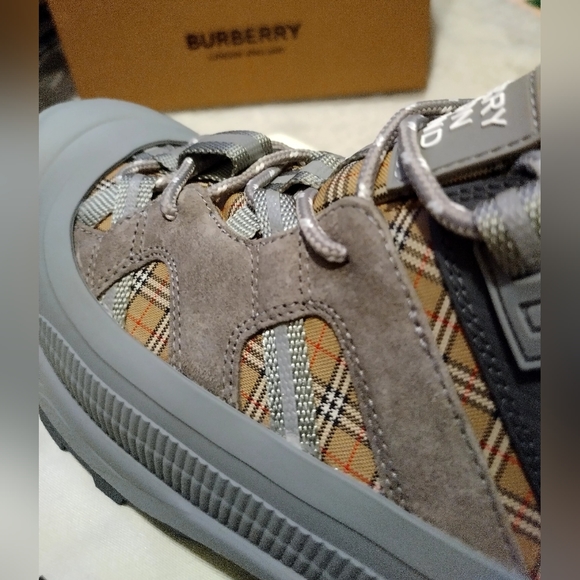 Burberry Arthur M Story Trainers - Picture 7 of 16